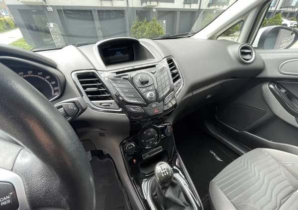 Ford Fiesta cena 29990 przebieg: 184000, rok produkcji 2013 z Skawina małe 232